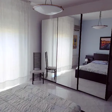 A Due Passi Dal Teatro Greco Apartment *