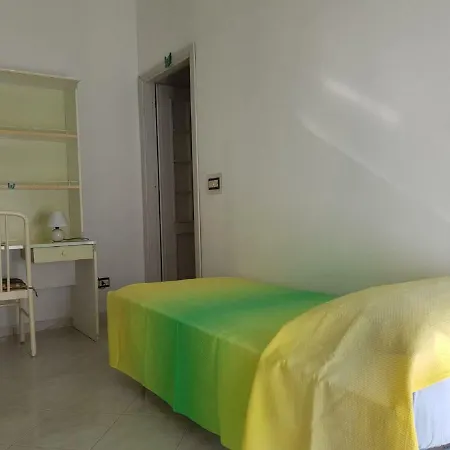 A Due Passi Dal Teatro Greco Apartment *
