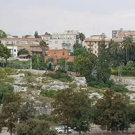 A Due Passi Dal Teatro Greco Syracuse